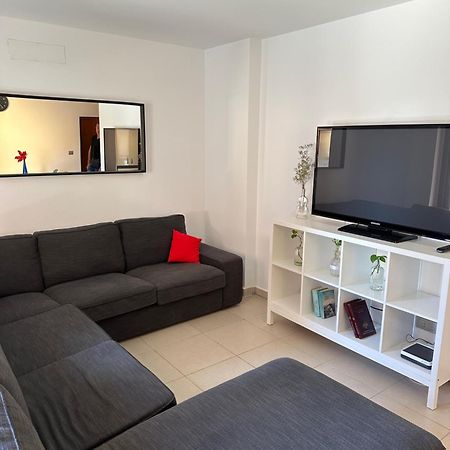 Alcala Seaside Apartment, Two Rooms, Private Parking Luaran gambar