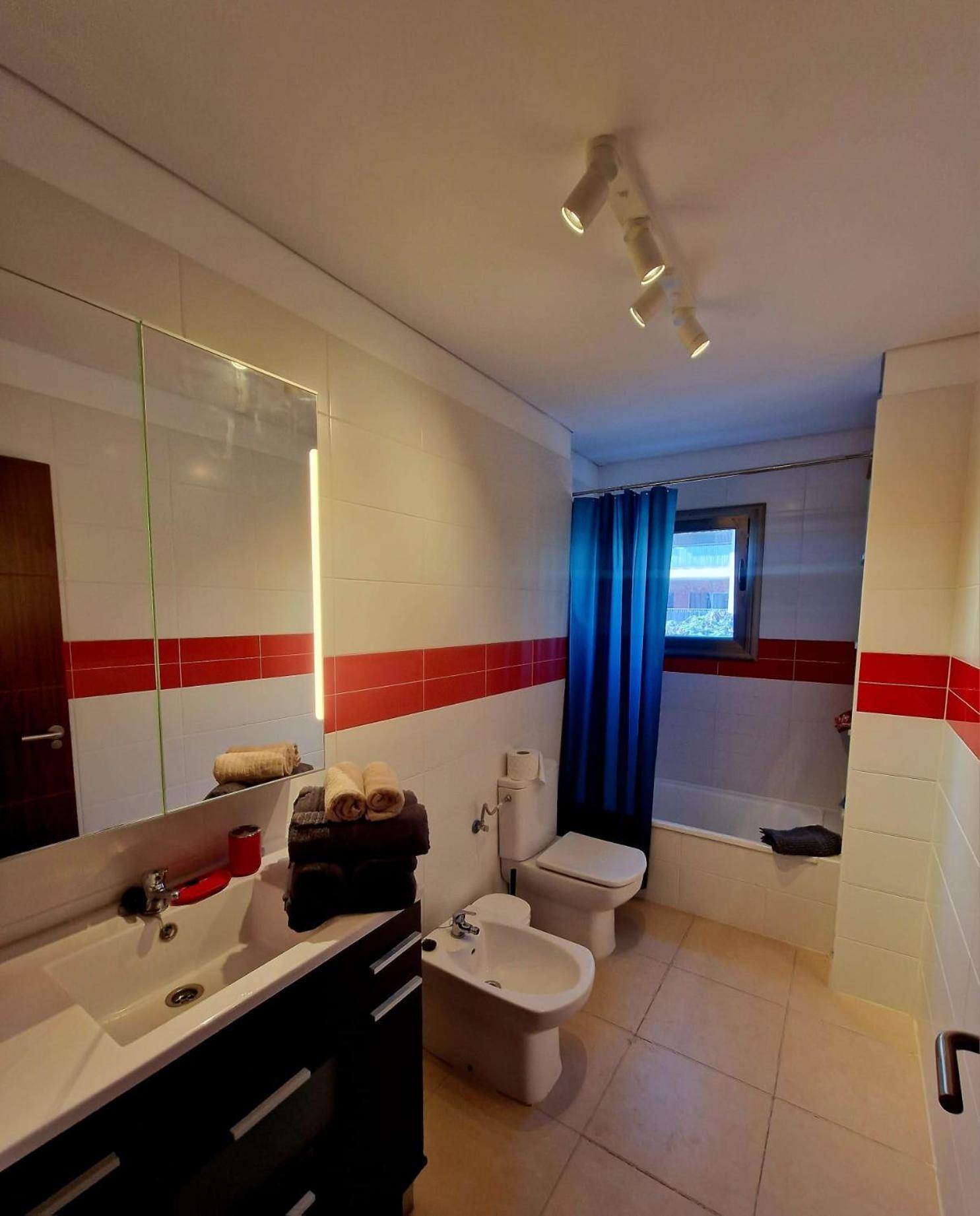 Alcala Seaside Apartment, Two Rooms, Private Parking Luaran gambar