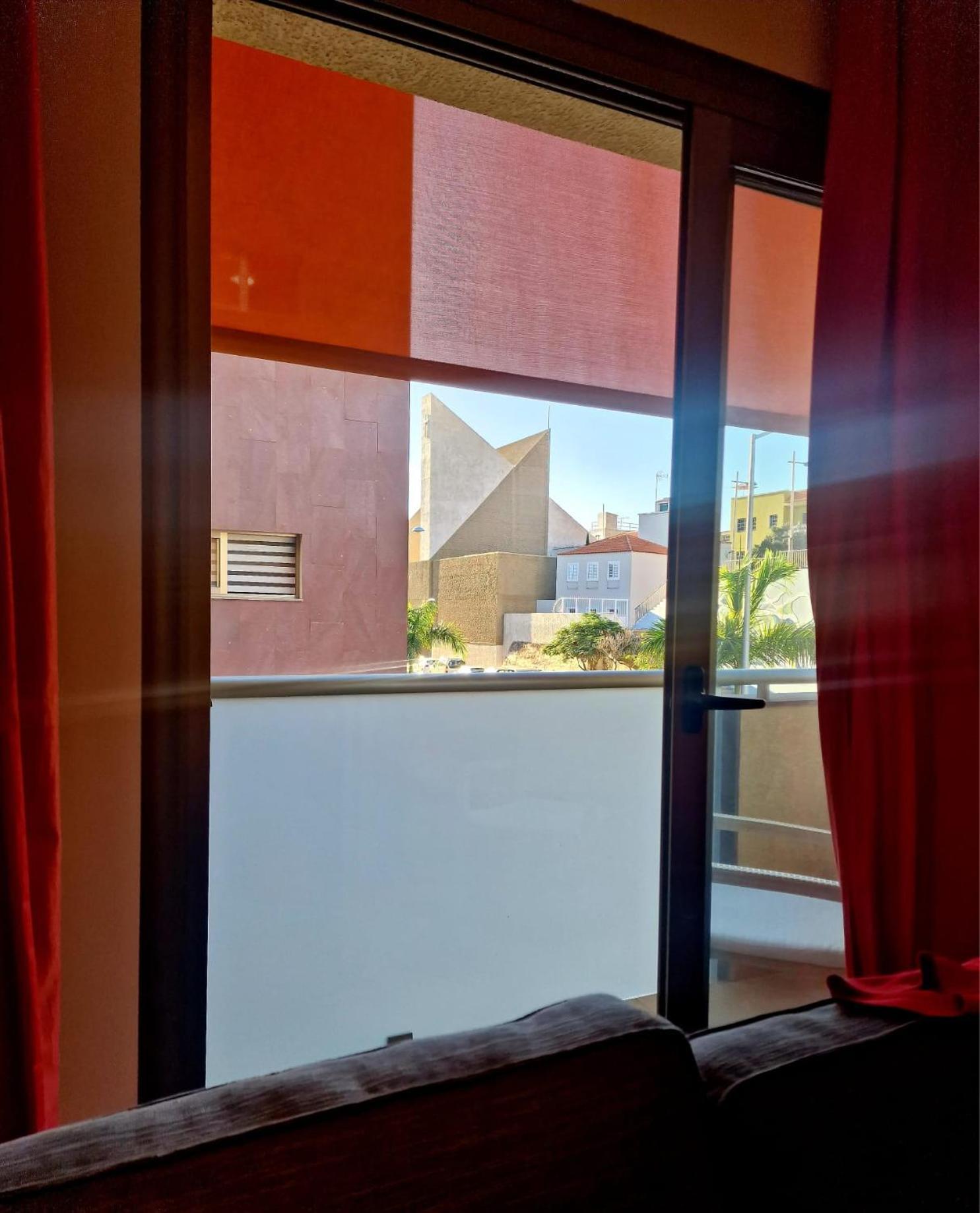 Alcala Seaside Apartment, Two Rooms, Private Parking Luaran gambar