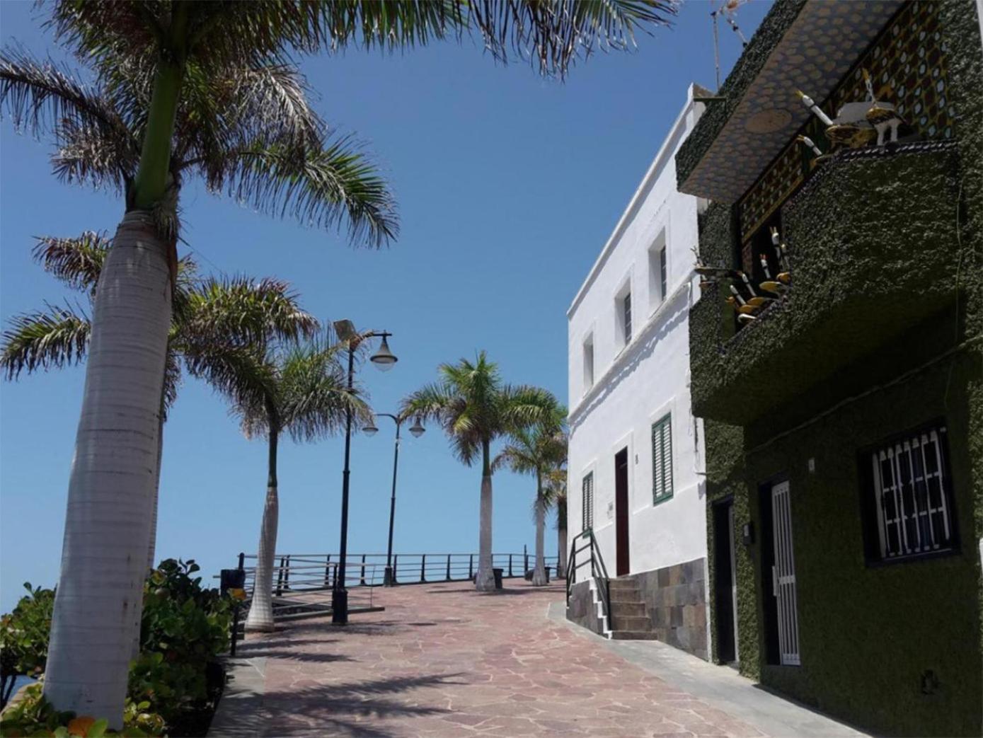 Alcala Seaside Apartment, Two Rooms, Private Parking Luaran gambar