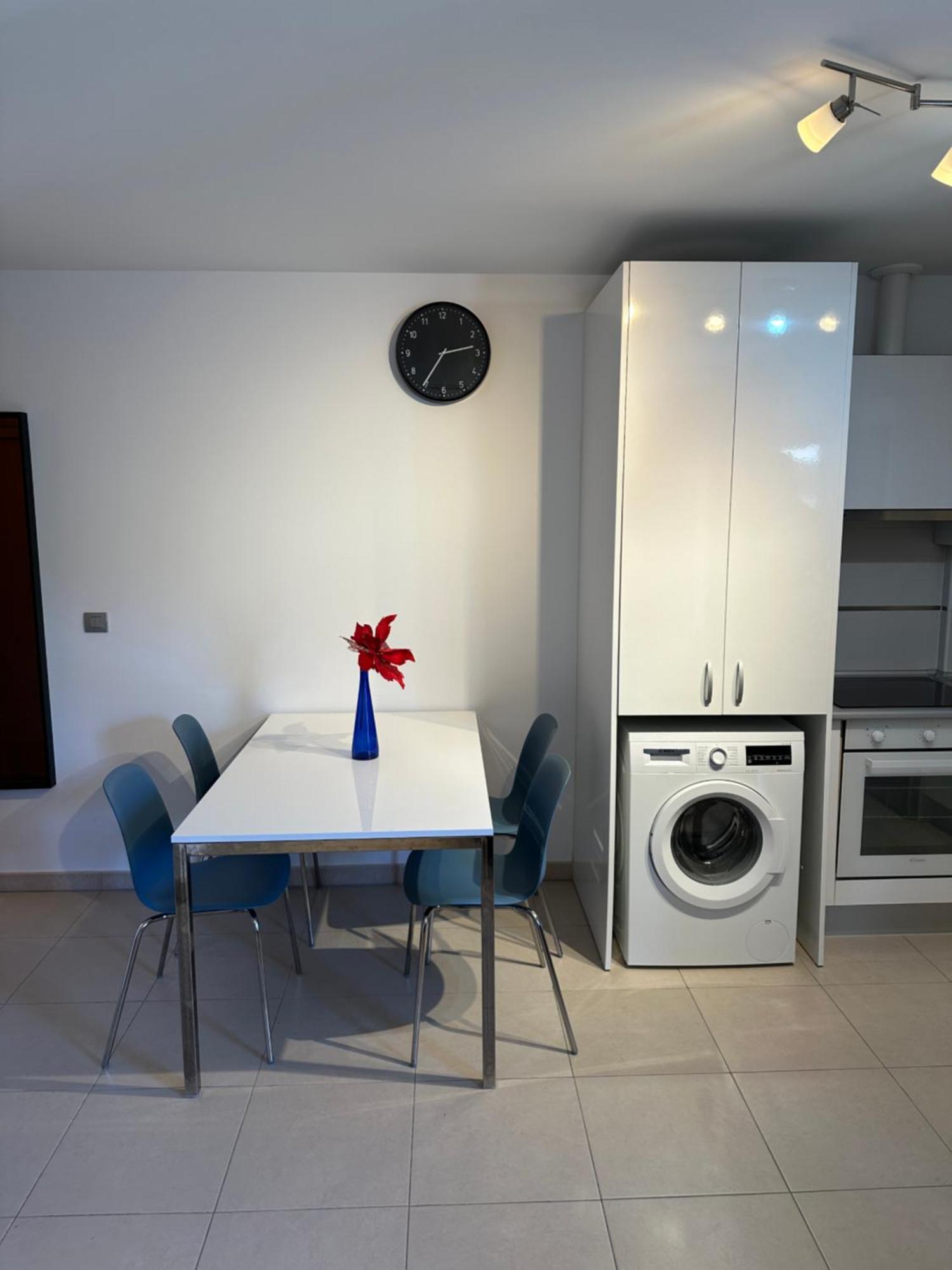 Alcala Seaside Apartment, Two Rooms, Private Parking Luaran gambar
