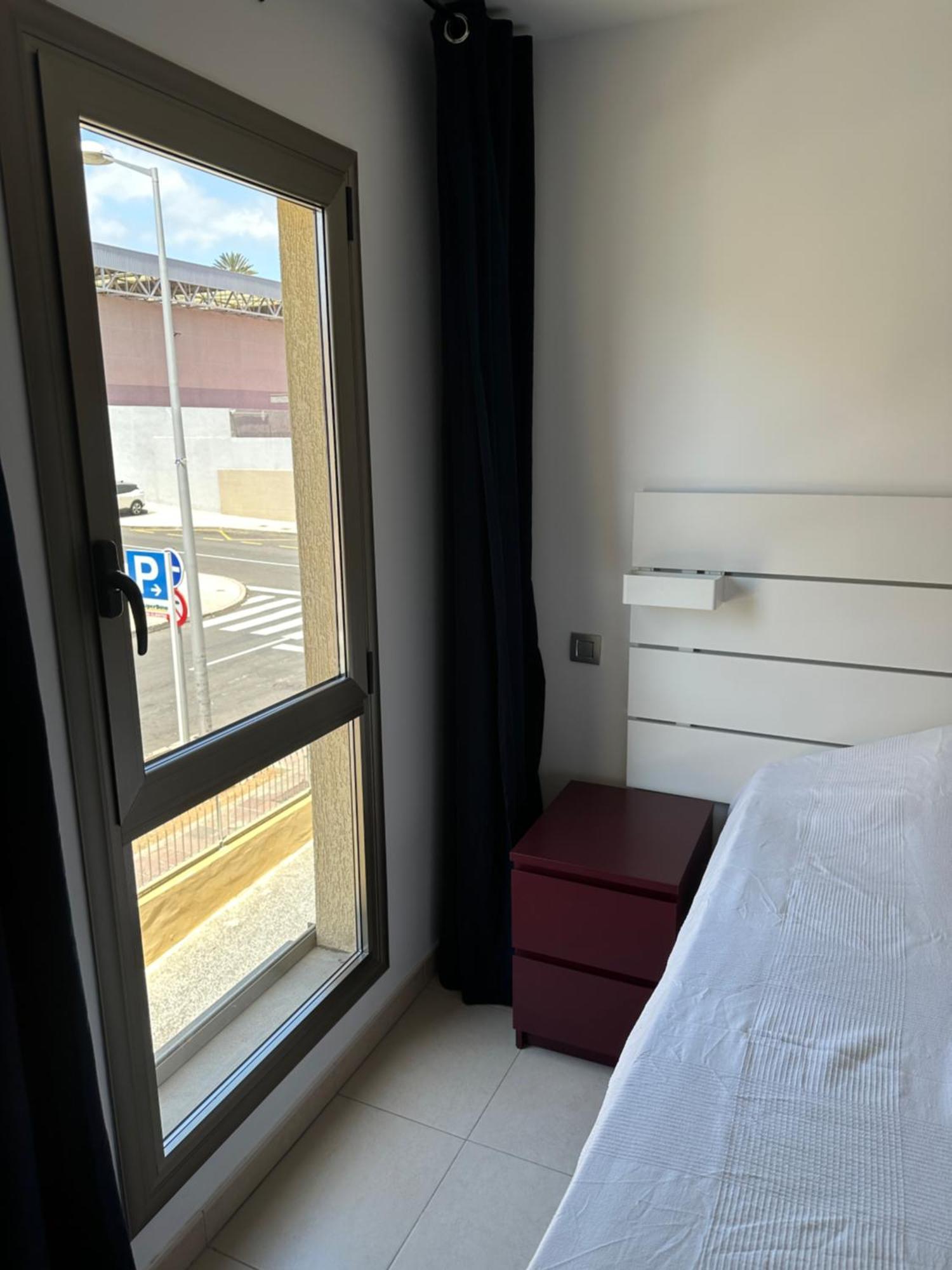 Alcala Seaside Apartment, Two Rooms, Private Parking Luaran gambar